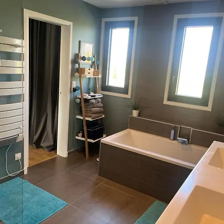 Vakantiehuis Maison Avec Piscine Et Jacuzzi